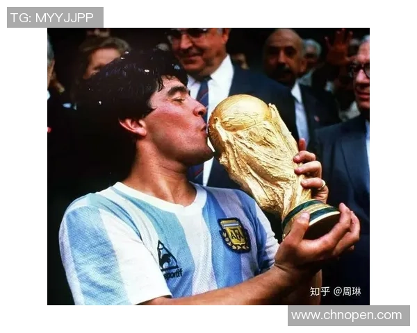 马拉多纳足球传奇一生：从街头少年到世界足坛巨星